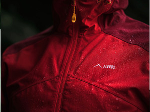 Geaca softshell - ce este si de ce ar trebui sa fie in garderoba ta?